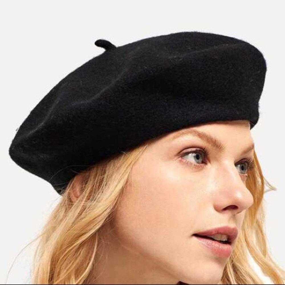 Black Wool Baret